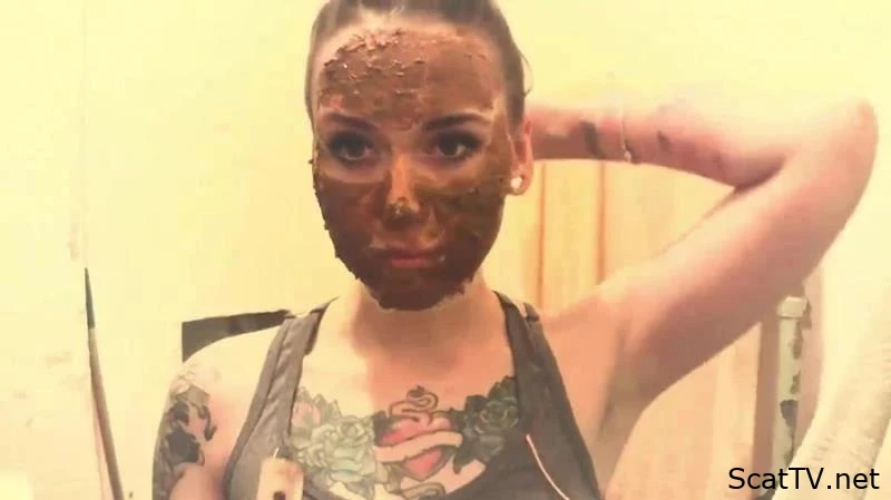 Sweet Betty Parlour - Shitty Make-Up Tutorial - ModelNatalya94 - Masturbate To Shit, Shitting Girls, Covering Defecation