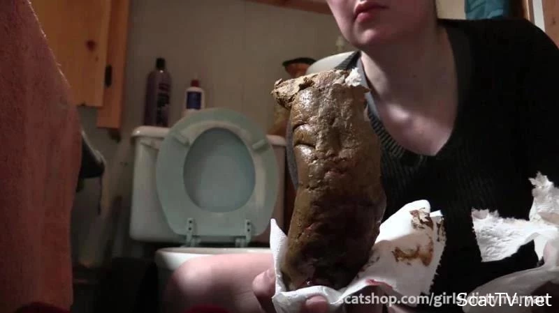 Pooping thick log at my in laws place - DirtyMaryan - Despise Scat, Light Poop Smear, Shitting Enemas