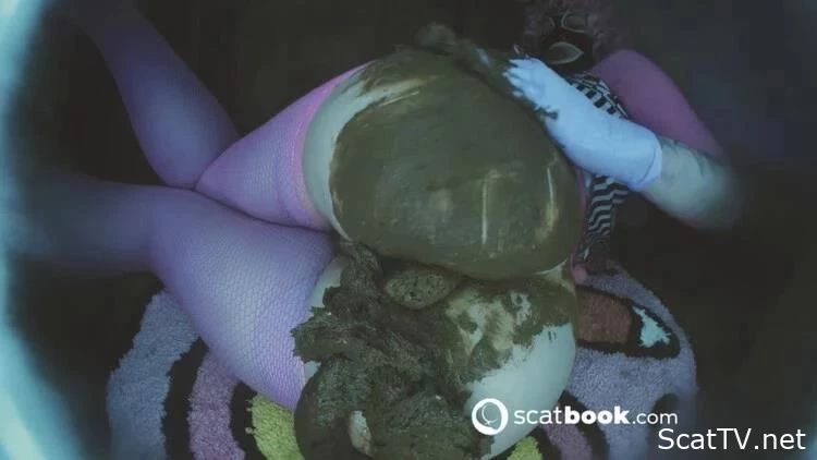 Scatmania Smelly Way To Keep Warm! - Big Tits Scat, Irresistible Scat, Amateur Scat